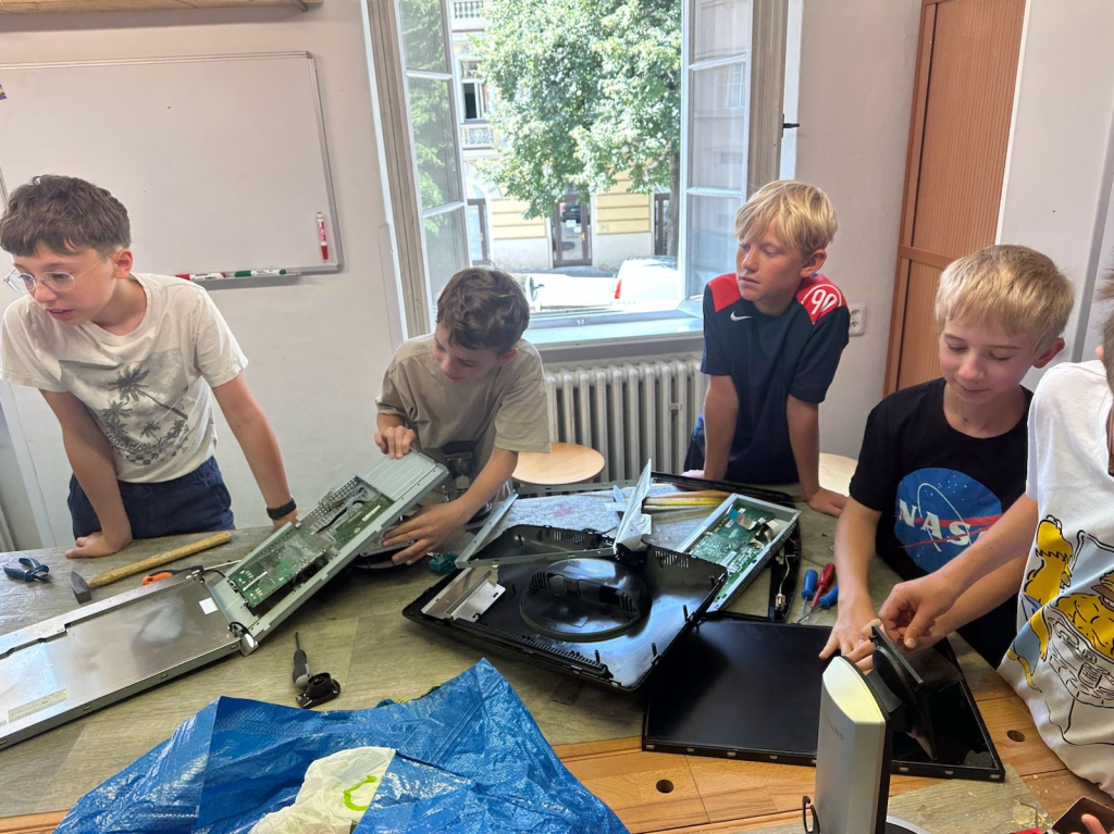 7b7d9498-d219-4d04-88d8-bd4de582e787.jpeg